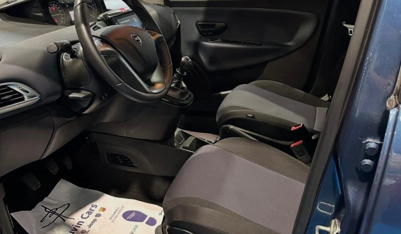 Lancia Ypsilon 1.0 70Cv Platino HYBRID 2024 pieno