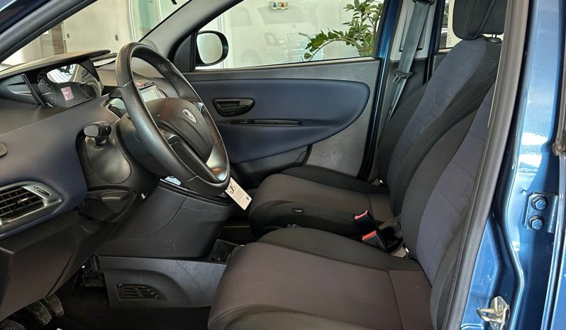 Lancia Ypsilon 1.0 70Cv Platino HYBRID 2024 pieno