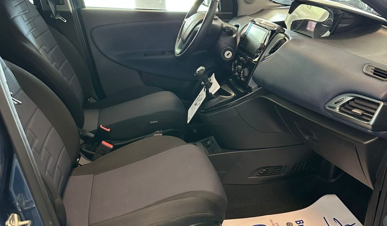Lancia Ypsilon 1.0 70Cv Platino HYBRID 2024 pieno