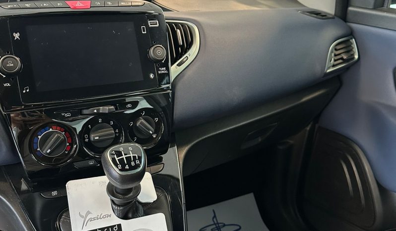 Lancia Ypsilon 1.0 70Cv Platino HYBRID 2024 pieno