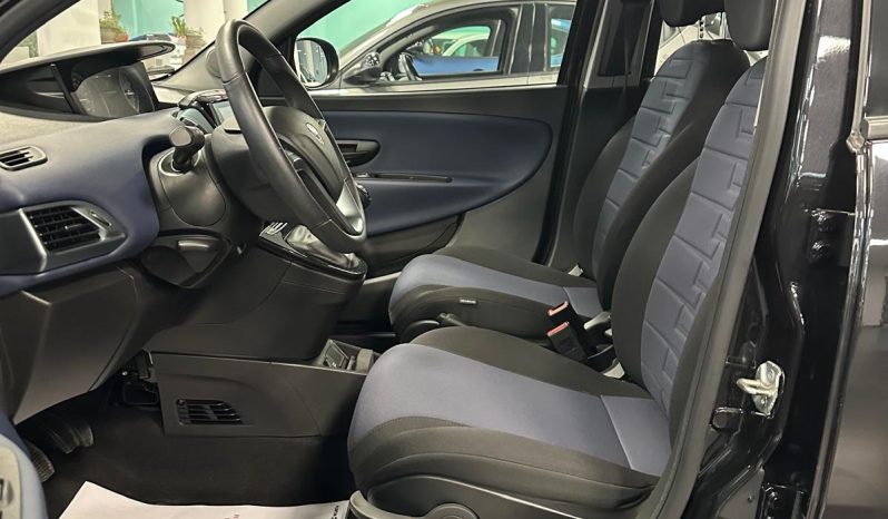 Lancia Ypsilon 1.0 70Cv Platino HYBRID 2024 pieno