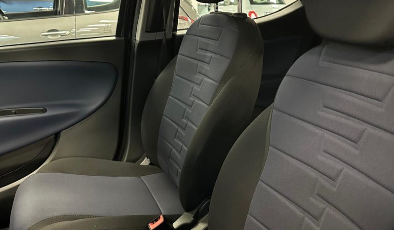 Lancia Ypsilon 1.0 70Cv Platino HYBRID 2024 pieno