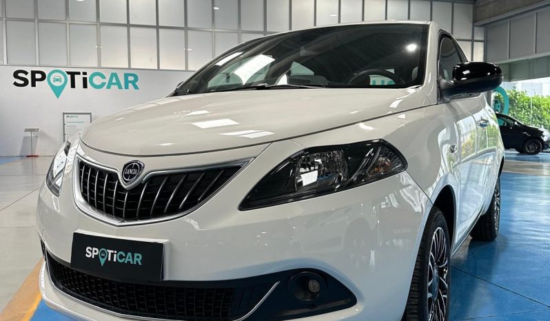 Lancia Ypsilon 1.0 70Cv Platino HYBRID 2024 pieno