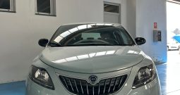 Lancia Ypsilon 1.0 70cv Hybrid Platino