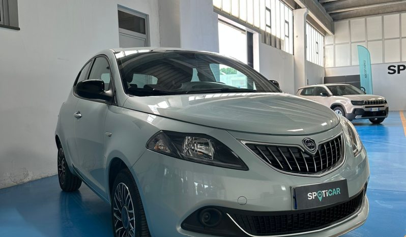 Lancia Ypsilon 1.0 70cv Hybrid Platino pieno