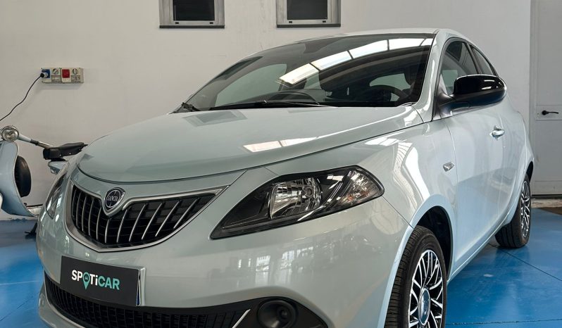 Lancia Ypsilon 1.0 70cv Hybrid Platino pieno