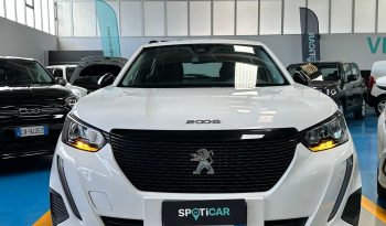 Peugeot 2008 PureTech 1.2 Benzina 100cv 2022 pieno