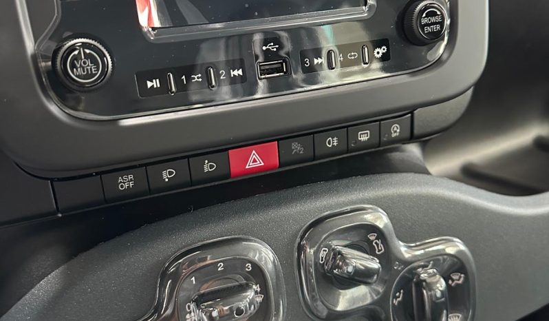 FIAT PANDA ICON HYBRID 2025 pieno