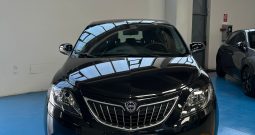 LANCIA YPSILON 2024 HYBRID PLATINO