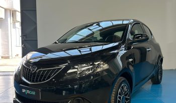 LANCIA YPSILON 2024 HYBRID PLATINO pieno