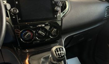 LANCIA YPSILON 2024 HYBRID PLATINO pieno