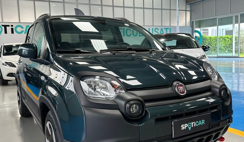 FIAT PANDA CROSS HYBRID pieno