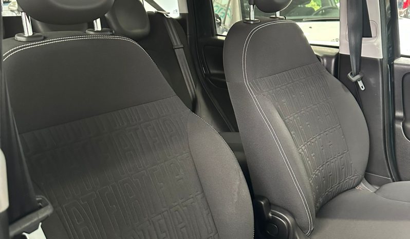 FIAT PANDA CROSS HYBRID pieno