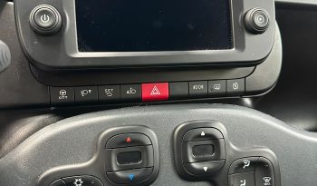 FIAT PANDA CROSS HYBRID pieno
