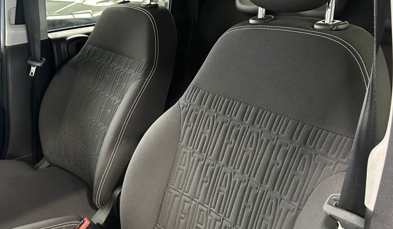 FIAT PANDA CROSS HYBRID pieno