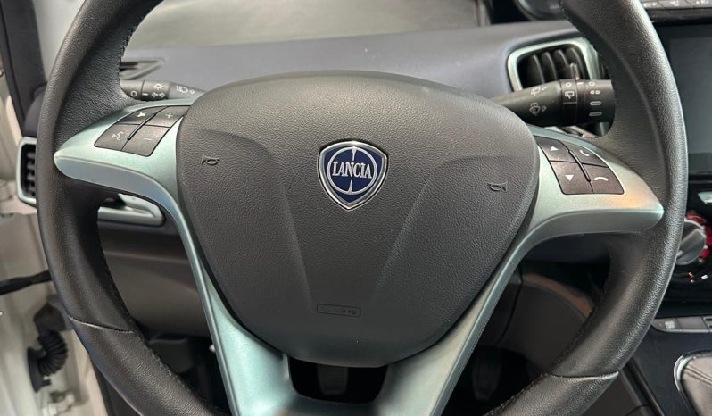 LANCIA YPSILON PLATINO HYBRID pieno