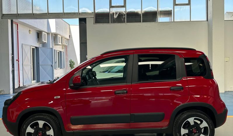 FIAT PANDA CROSS HYBRID pieno