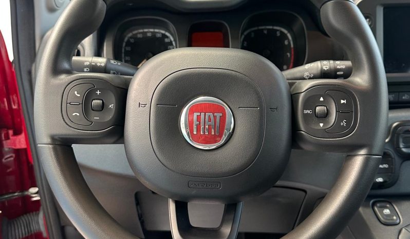 FIAT PANDA CROSS HYBRID pieno