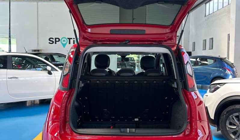 FIAT PANDA CROSS HYBRID pieno