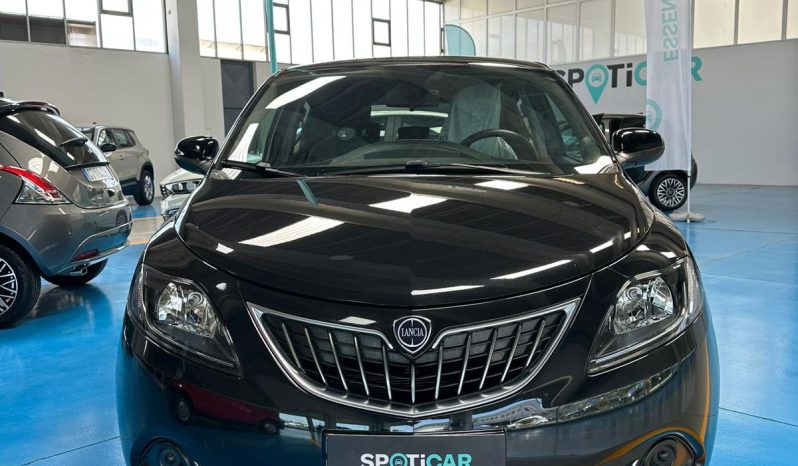 LANCIA YPSILON HYBRID PLATINO pieno