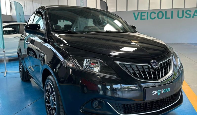 LANCIA YPSILON HYBRID PLATINO pieno