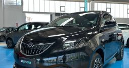 LANCIA YPSILON HYBRID PLATINO