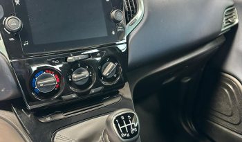 LANCIA YPSILON HYBRID PLATINO pieno