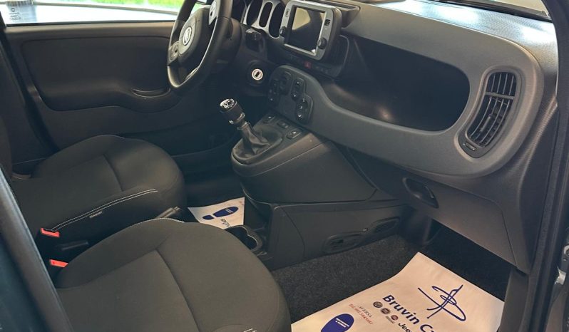 FIAT PANDA HYBRID CROSS pieno