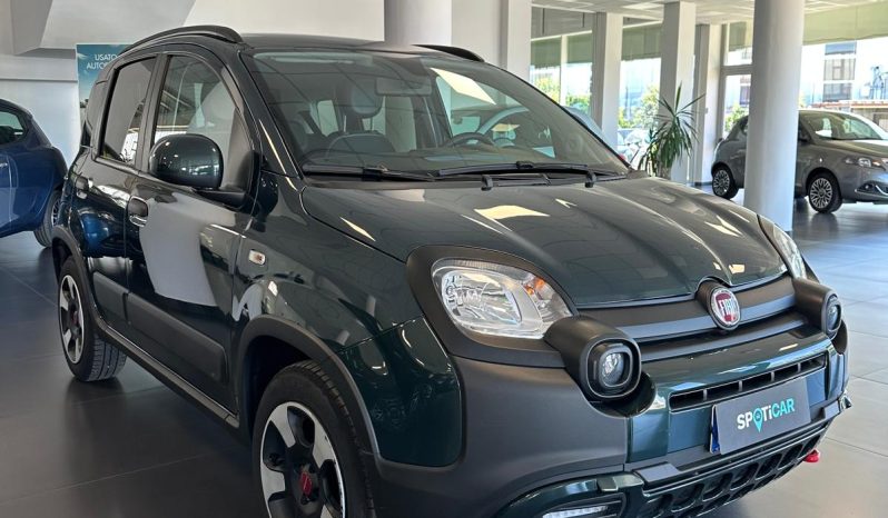 FIAT PANDA HYBRID CROSS pieno