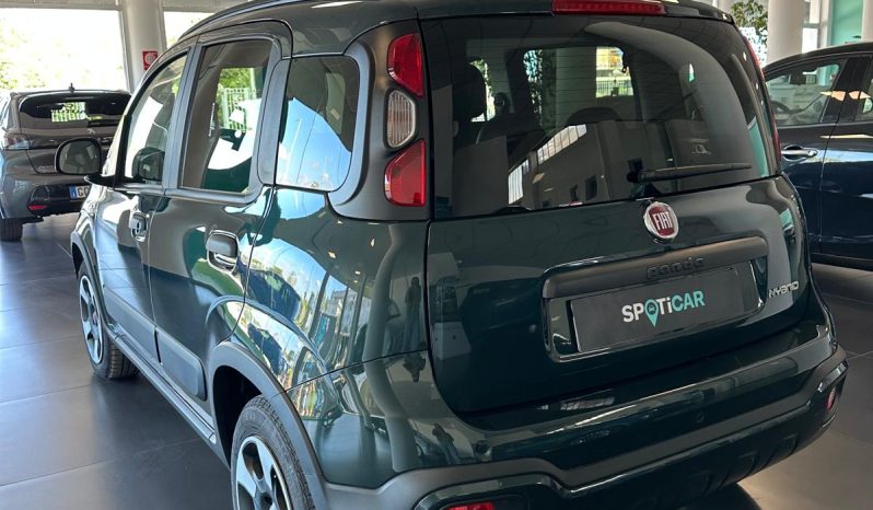 FIAT PANDA HYBRID CROSS pieno
