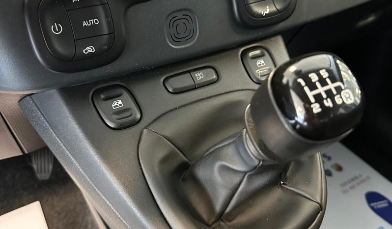 FIAT PANDA HYBRID CROSS pieno
