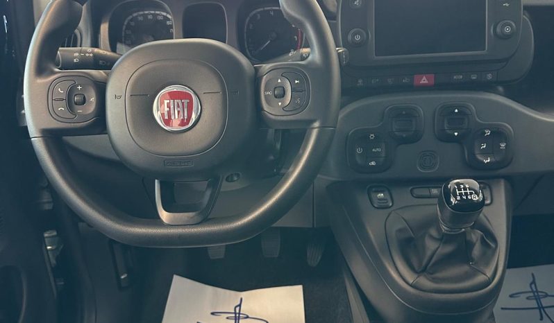 FIAT PANDA HYBRID CROSS pieno
