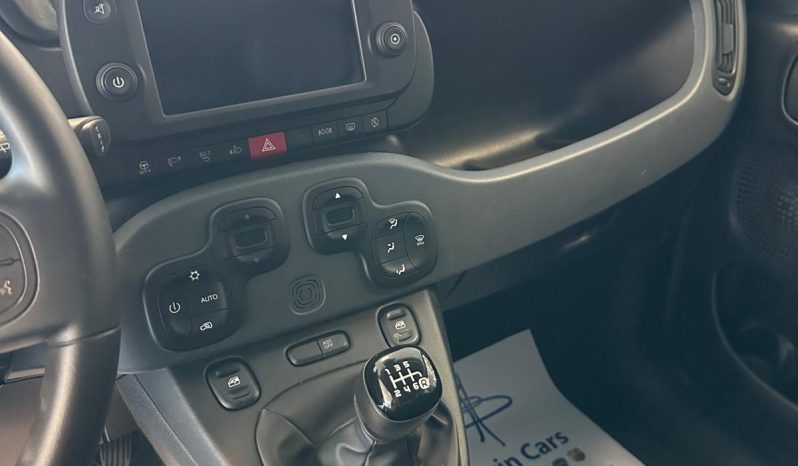 FIAT PANDA HYBRID CROSS pieno