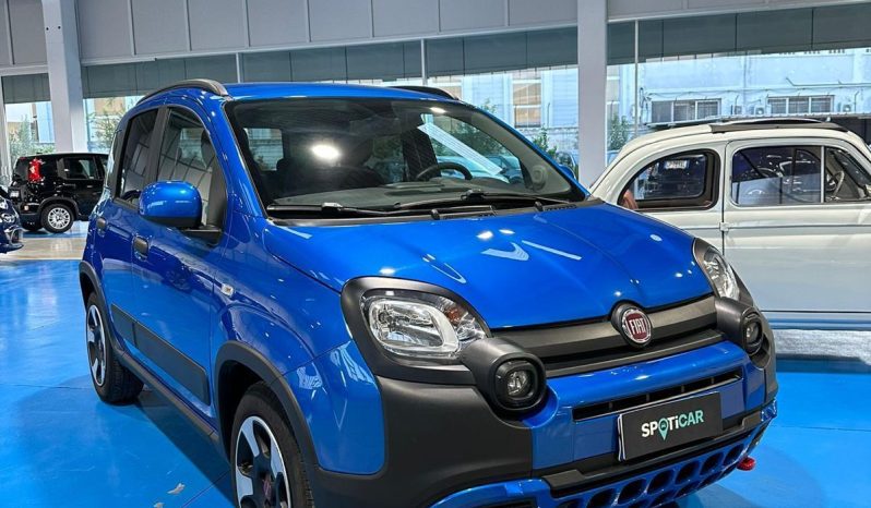 FIAT PANDA CROSS HYBRID pieno