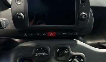 FIAT PANDA CROSS HYBRID pieno