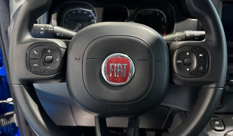 FIAT PANDA CROSS HYBRID pieno