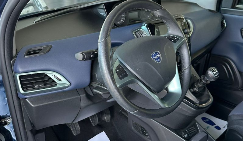 LANCIA Y HYBRID PLATINO pieno
