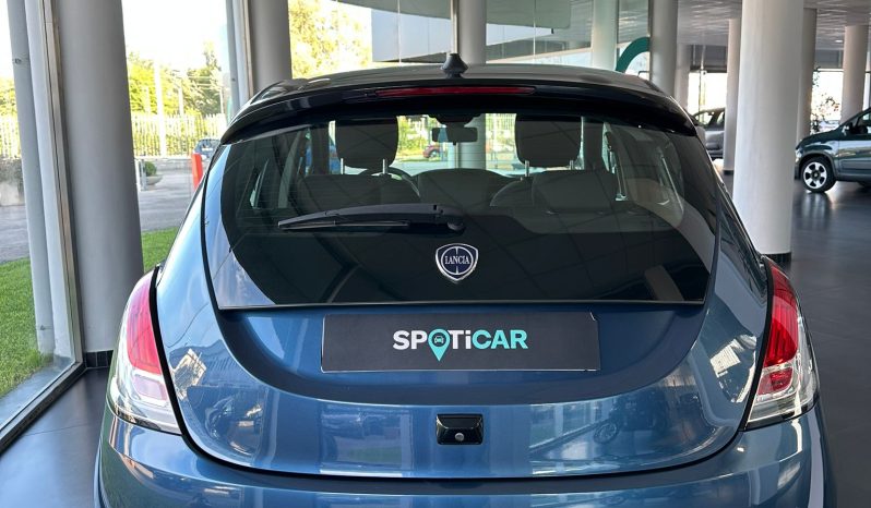 LANCIA Y HYBRID PLATINO pieno