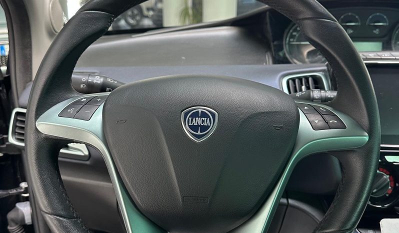 LANCIA Y HYBRID PLATINO pieno