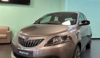 LANCIA YPSILON HYBRID PLATINO pieno
