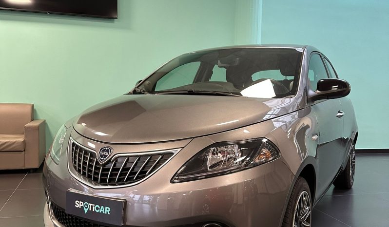 LANCIA YPSILON HYBRID PLATINO pieno