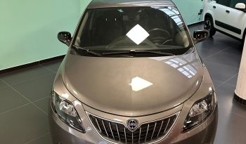 LANCIA YPSILON HYBRID PLATINO pieno