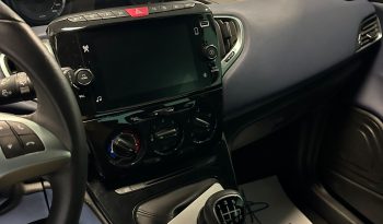 LANCIA YPSILON HYBRID PLATINO pieno