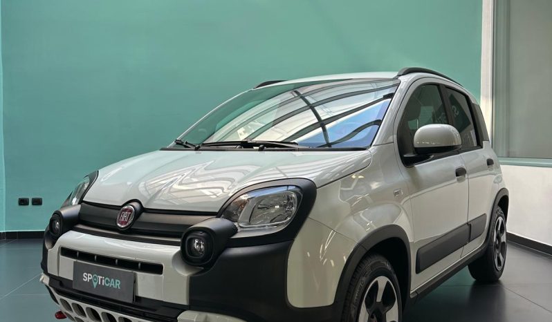 FIAT PANDA CROSS HYBRID pieno
