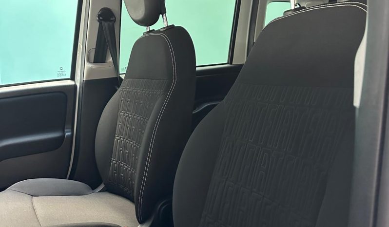 FIAT PANDA CROSS HYBRID pieno