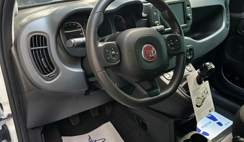 FIAT PANDA CROSS HYBRID pieno