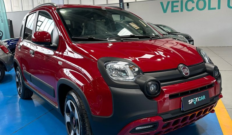 FIAT PANDA CROSS HYBRID pieno