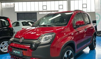 FIAT PANDA CROSS HYBRID pieno