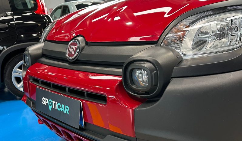 FIAT PANDA CROSS HYBRID pieno