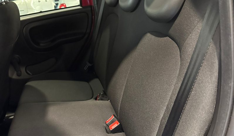 FIAT PANDA CROSS HYBRID pieno
